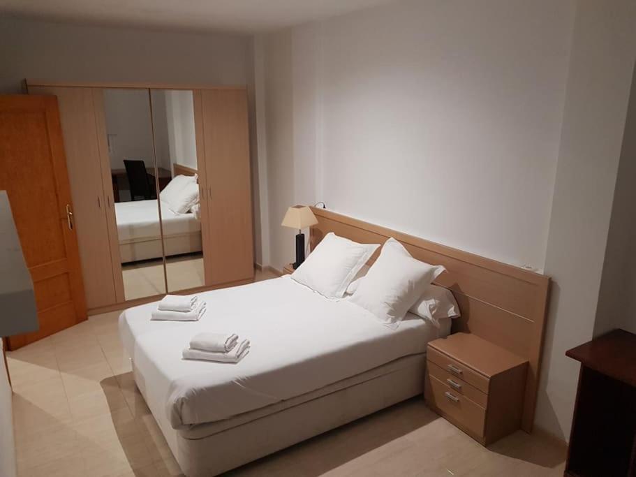 Appartamento Apartamento Grande En El Puerto Marina Del Este La Herradura  Esterno foto