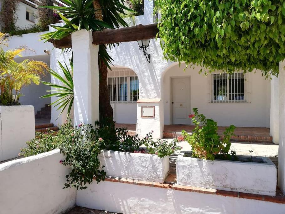 Appartamento Apartamento Grande En El Puerto Marina Del Este La Herradura  Esterno foto