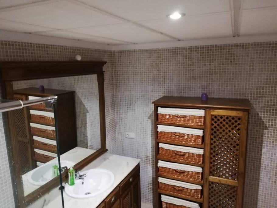 Appartamento Apartamento Grande En El Puerto Marina Del Este La Herradura  Esterno foto