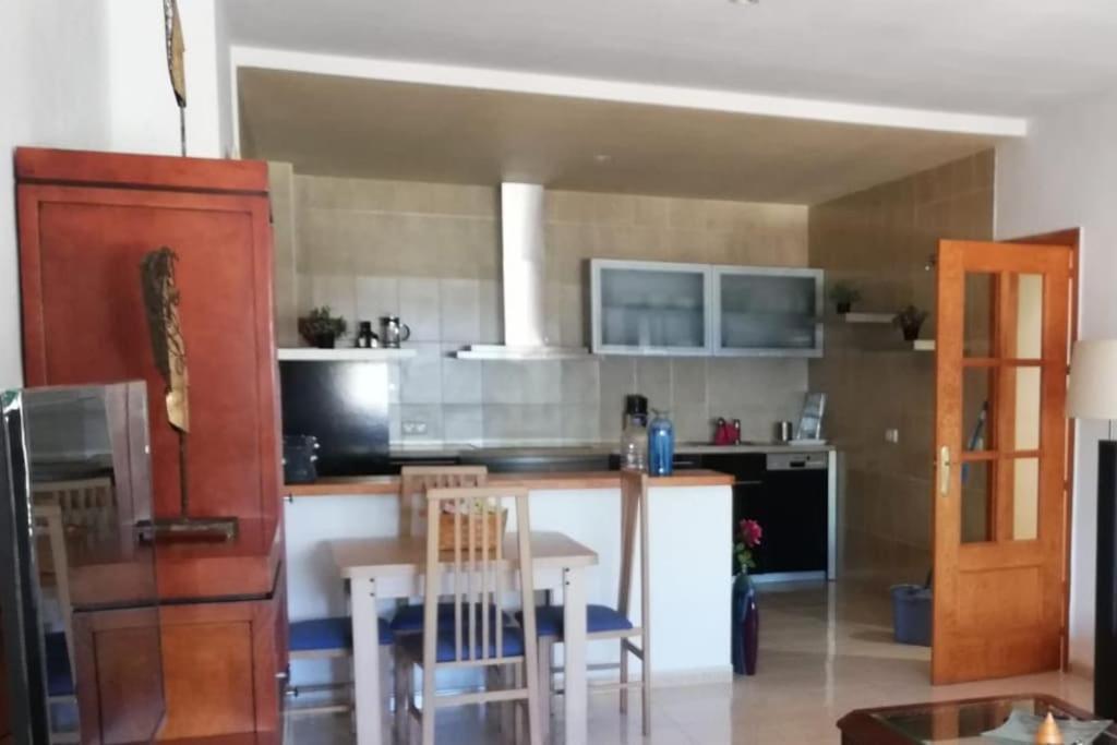 Appartamento Apartamento Grande En El Puerto Marina Del Este La Herradura  Esterno foto
